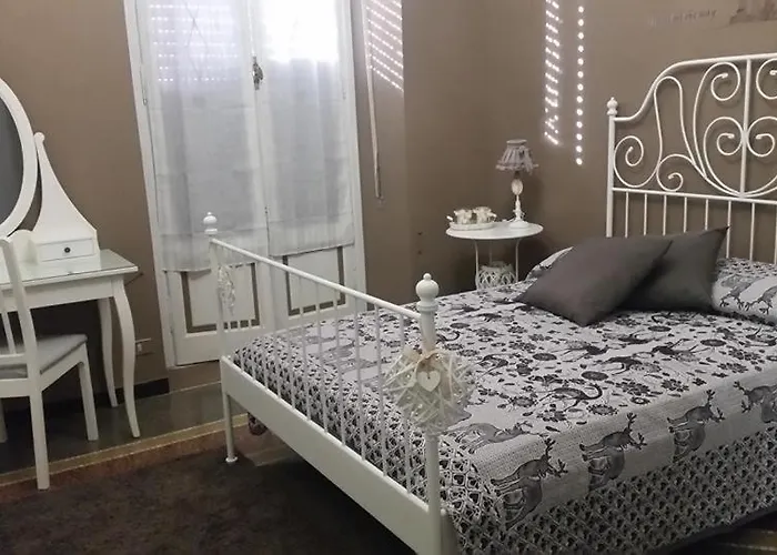 Mydre@msavona * Savona