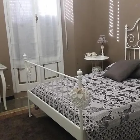 Mydre@msavona * Savona